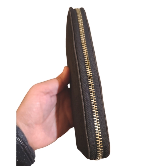 BVLGARI Authentic Black Canvas Zip Around Wallet - Picture 5 of 15